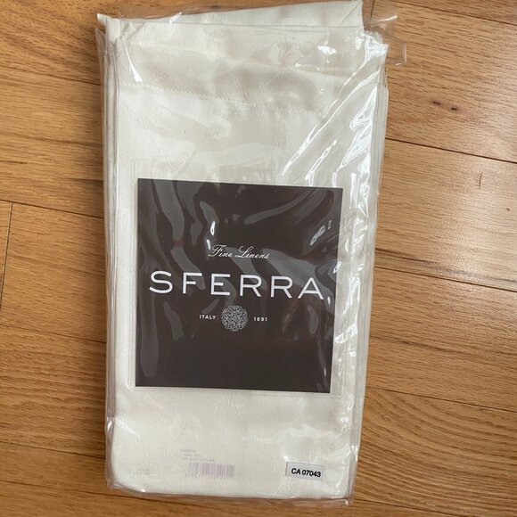 NEW Sferra Ivory Dinner Napkins (set of 4) - 1385 Juliet - Picture 1 of 3